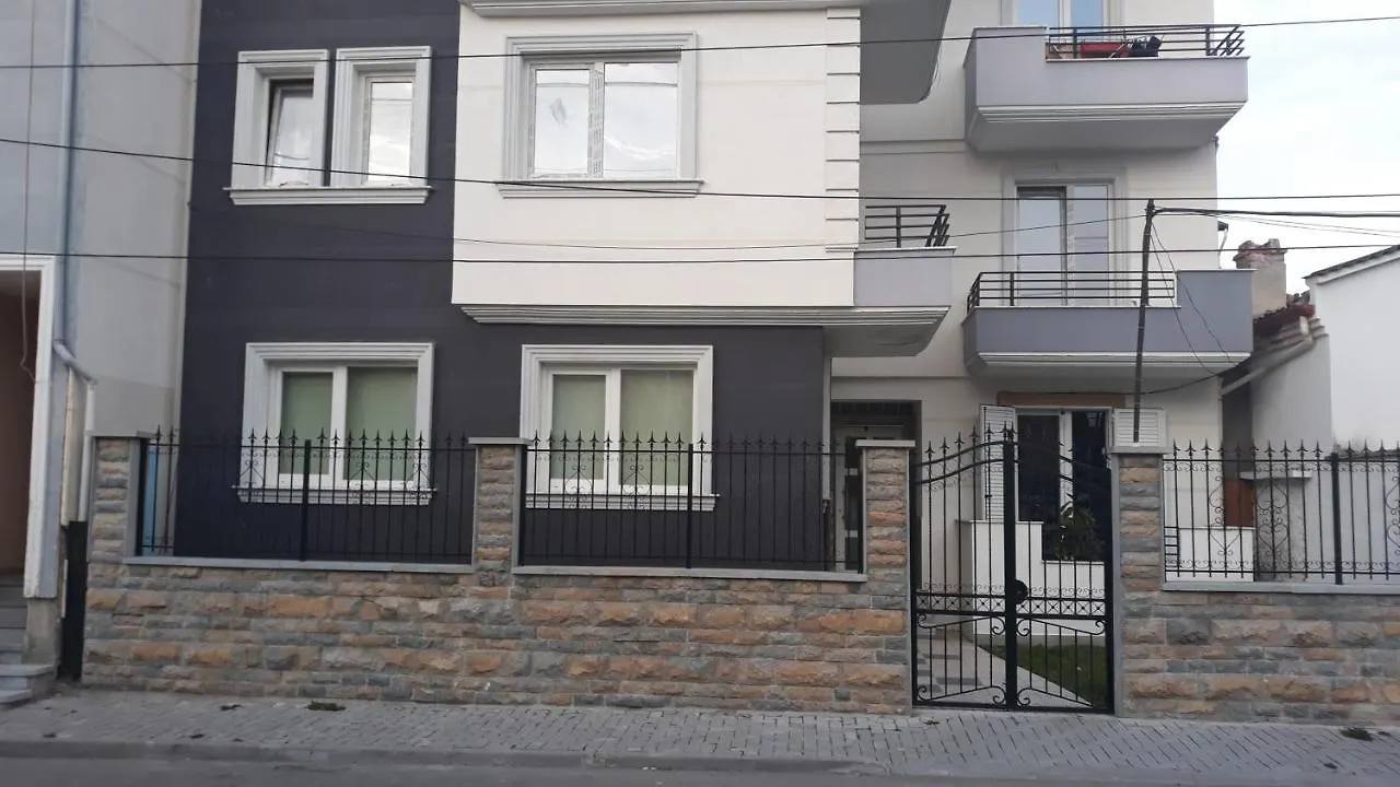 Odise'S Suite Korça Pensionat